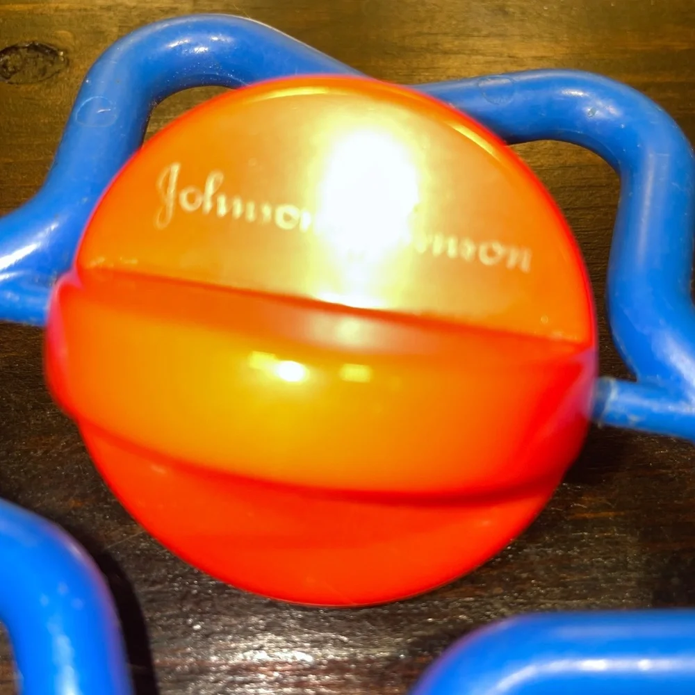 Vintage Johnson & Johnson Red blue Yellow Star Ball Rattle Star Toy‎ 1980's